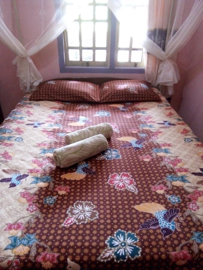 Novita Homestay Bunaken Ngoại thất bức ảnh